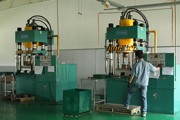 工博会展示中国智造新图景：为“硬核”工业装上智慧大脑