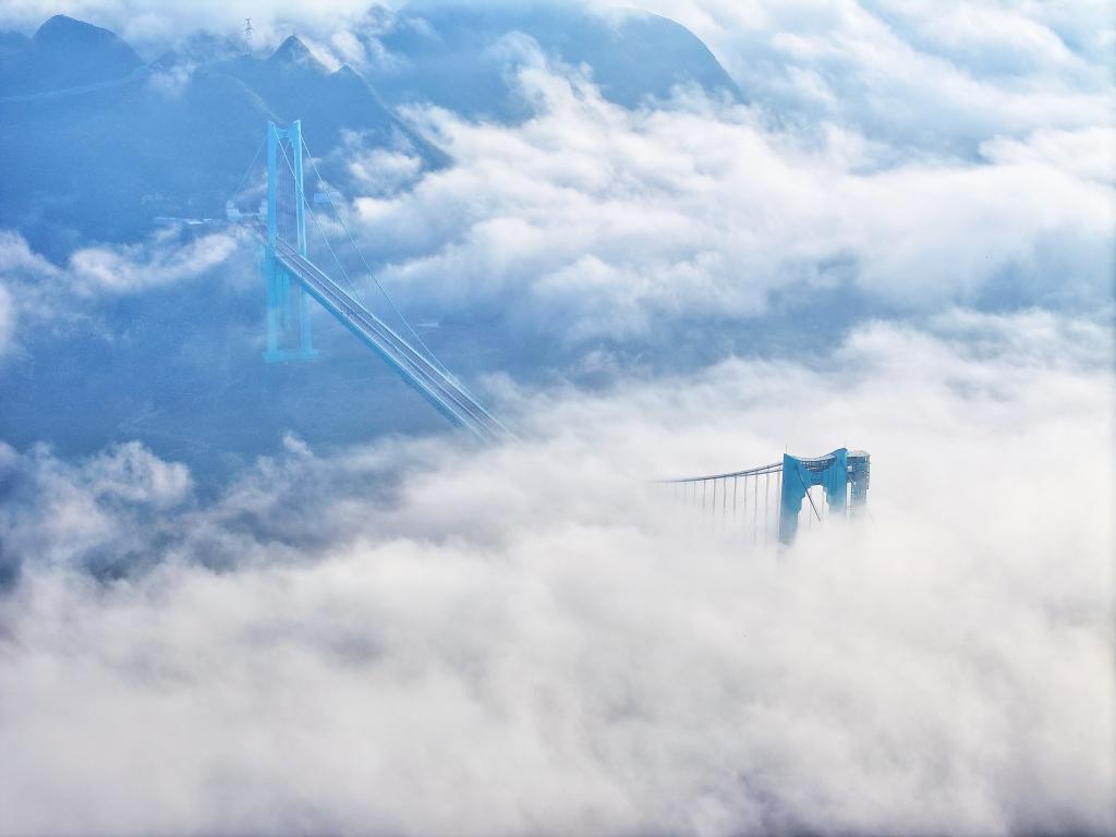 625米高空跨越“地球裂缝”！新的世界第一高桥正式通车